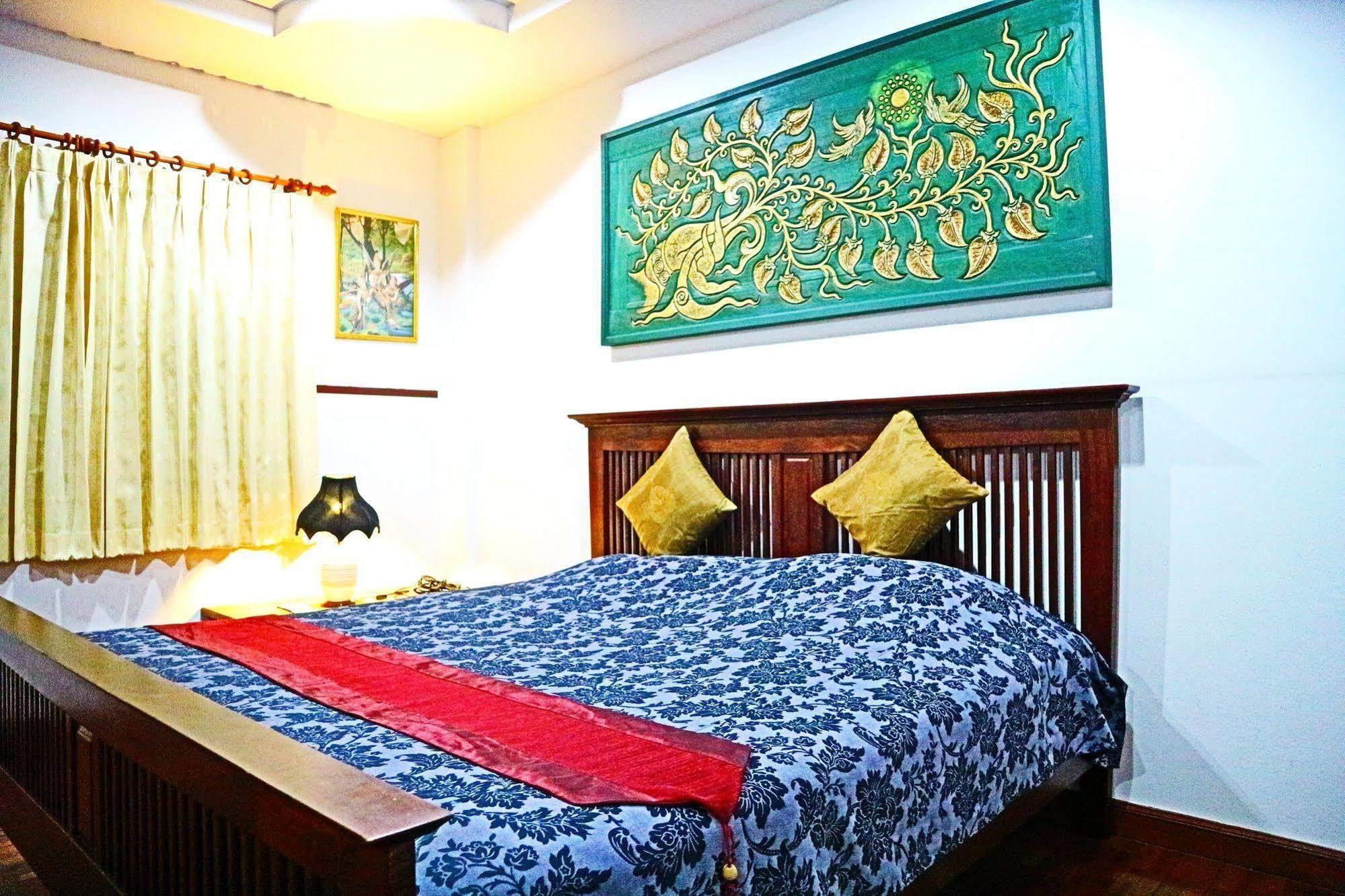 Mirrisa Nimman Hotel Чиангмай Экстерьер фото