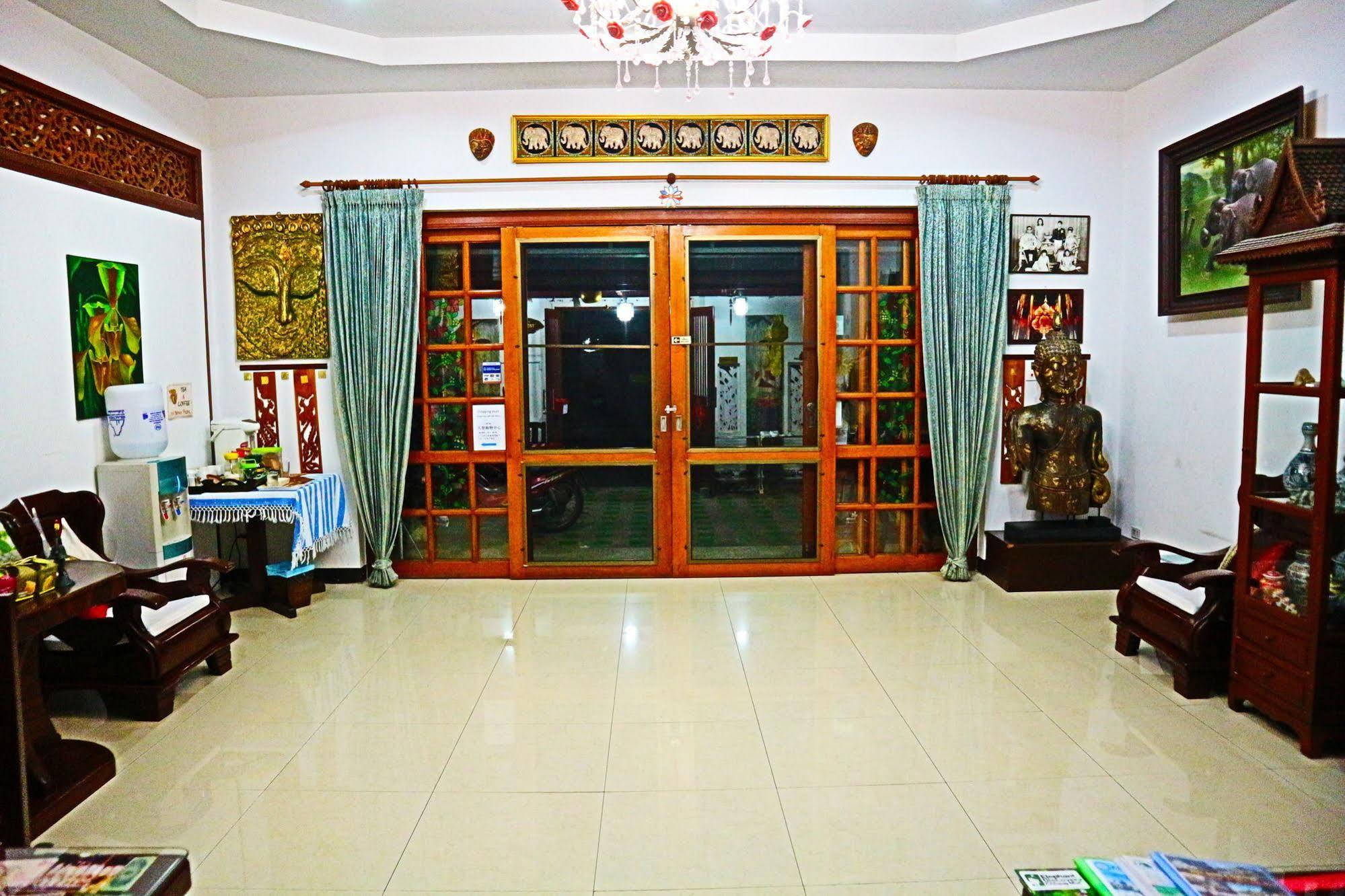 Mirrisa Nimman Hotel Чиангмай Экстерьер фото